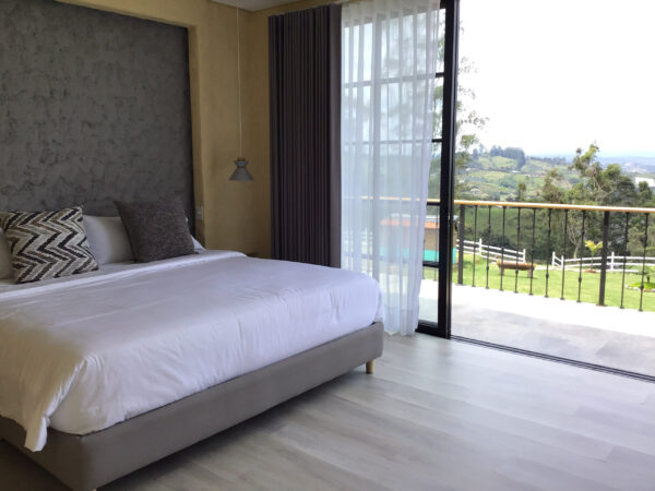 Habitación Medellín - Hotel Villa Antioqueña - Image 10